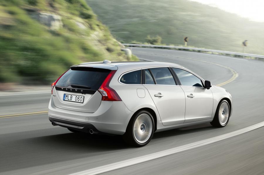  Volvo V60 2010 года  (фото 19 из 55)